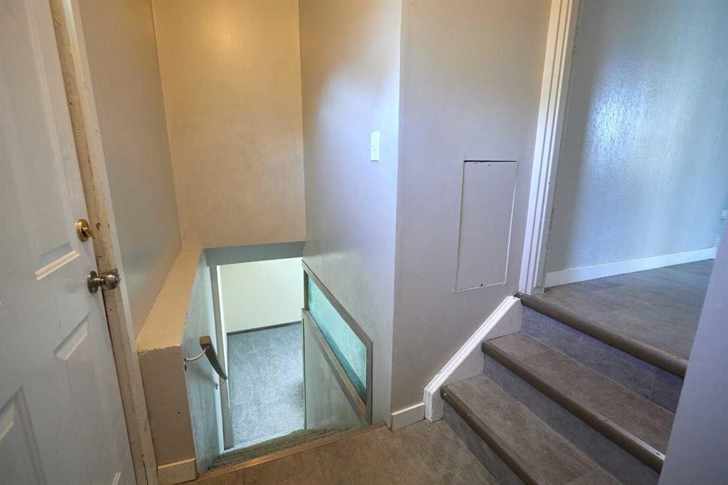 2501 13 Avenue North, Lethbridge, AB - Indoor Photo Showing Other Room