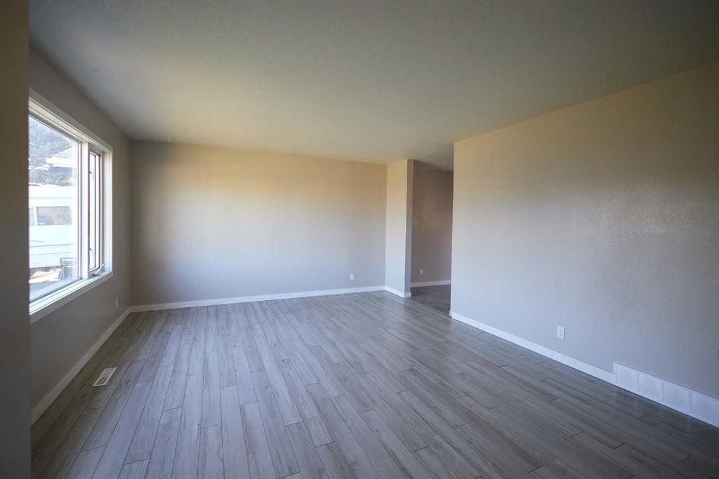 2501 13 Avenue North, Lethbridge, AB - Indoor Photo Showing Other Room