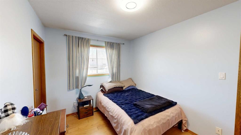 2119 17A Avenue, Coaldale, AB - Indoor Photo Showing Bedroom