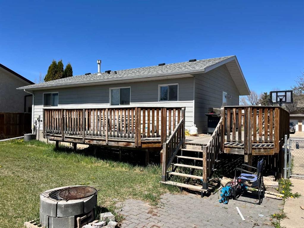 2119 17A Avenue, Coaldale, AB - Outdoor With Deck Patio Veranda