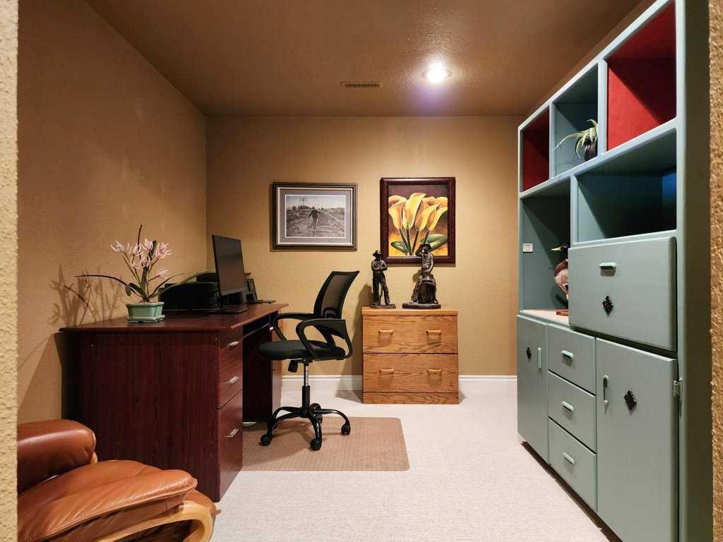 20 Deer Path Meadow, Fort Macleod, AB - Indoor Photo Showing Office