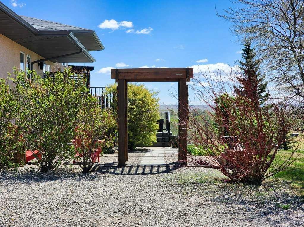 20 Deer Path Meadow, Fort Macleod, AB - Outdoor