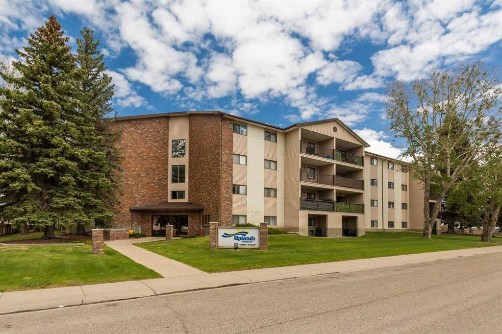 109-85 Foxbend Crescent North, Lethbridge, AB - Outdoor With Facade
