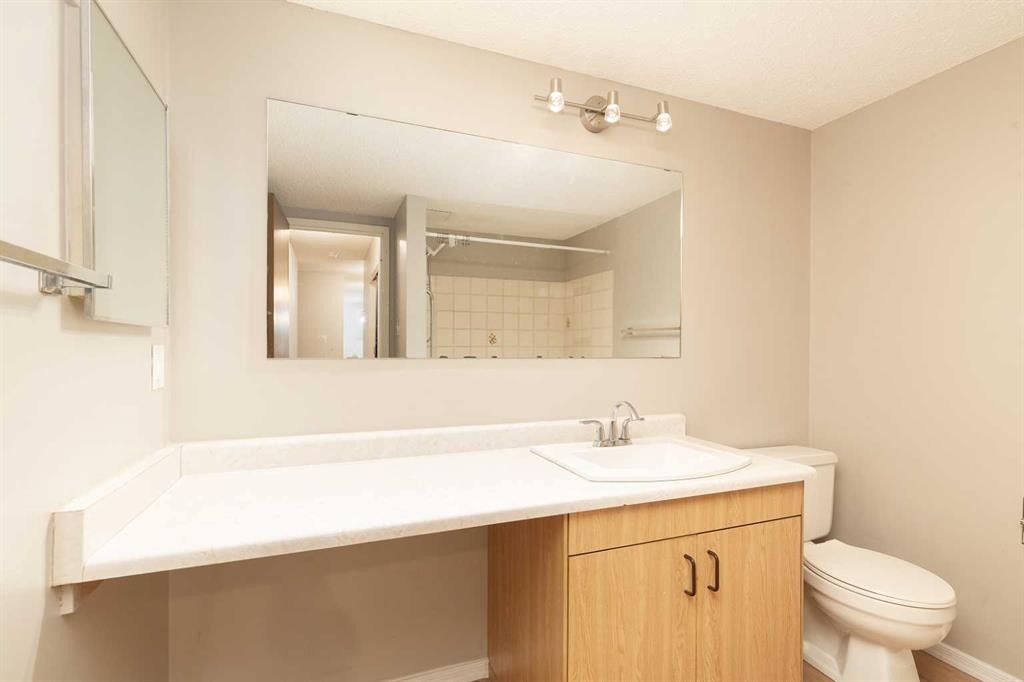 109-85 Foxbend Crescent North, Lethbridge, AB - Indoor Photo Showing Bathroom