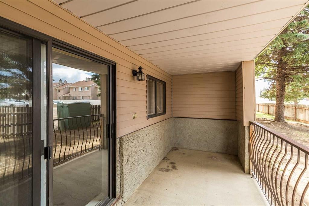 109-85 Foxbend Crescent North, Lethbridge, AB - Outdoor With Deck Patio Veranda With Exterior