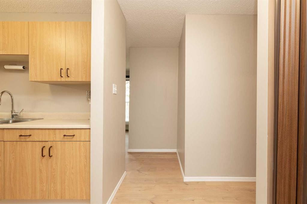 109-85 Foxbend Crescent North, Lethbridge, AB - Indoor
