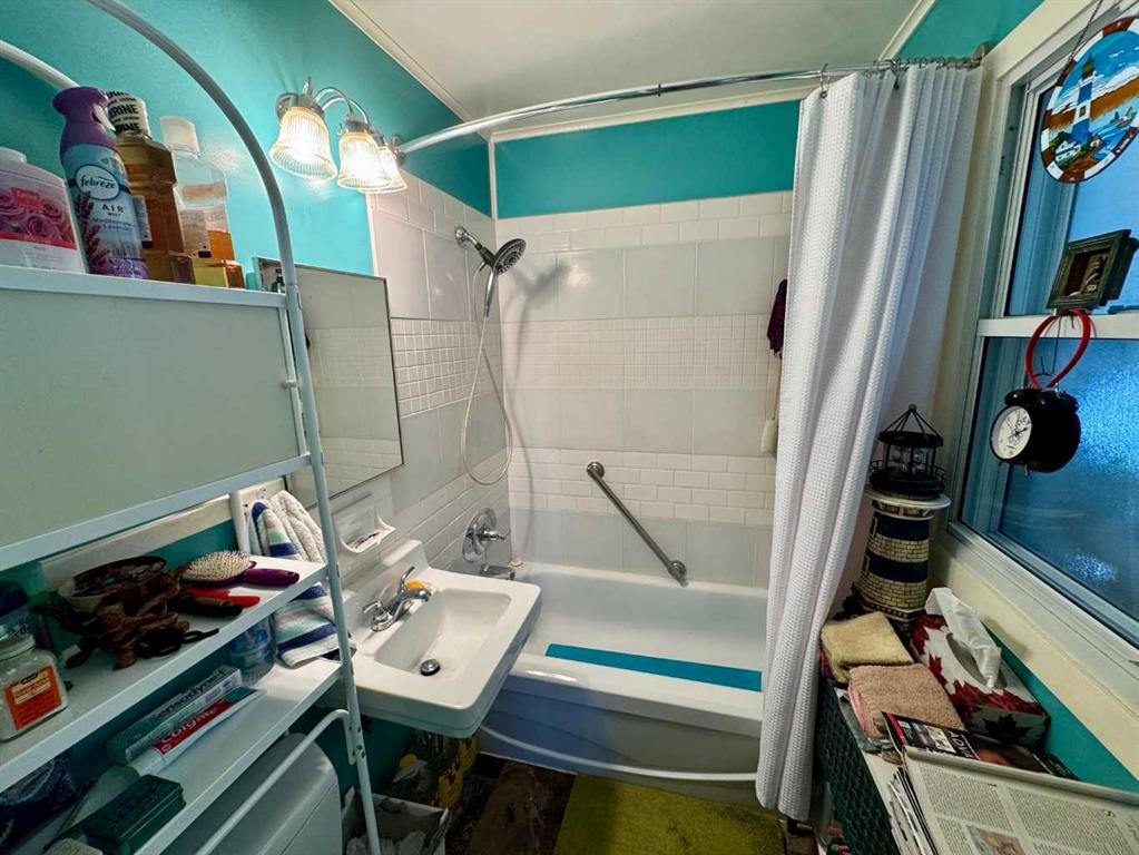 70078 Rr 253, Fort Macleod, AB - Indoor Photo Showing Bathroom