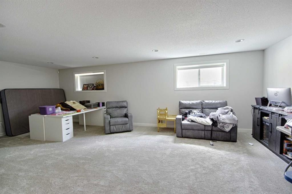 807 Sunset Place, Picture Butte, AB - Indoor