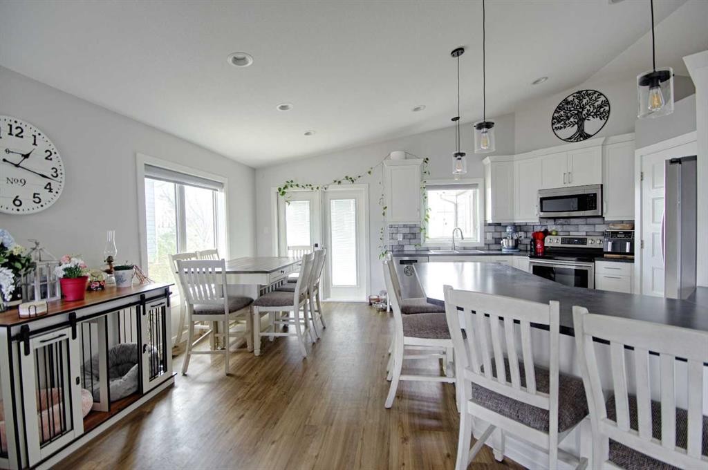 807 Sunset Place, Picture Butte, AB - Indoor