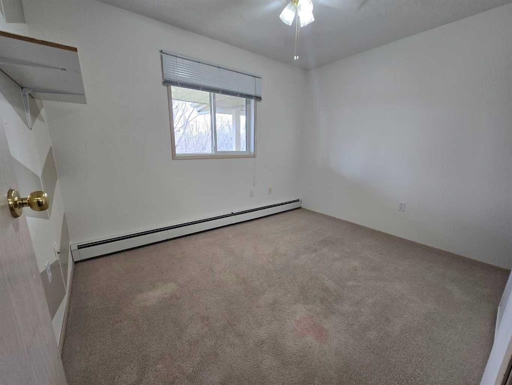 312-485 Red Crow Boulevard West, Lethbridge, AB - Indoor Photo Showing Other Room