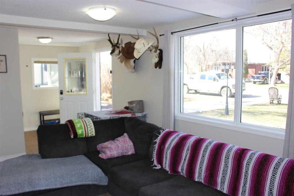 1607 23 Avenue, Coaldale, AB - Indoor