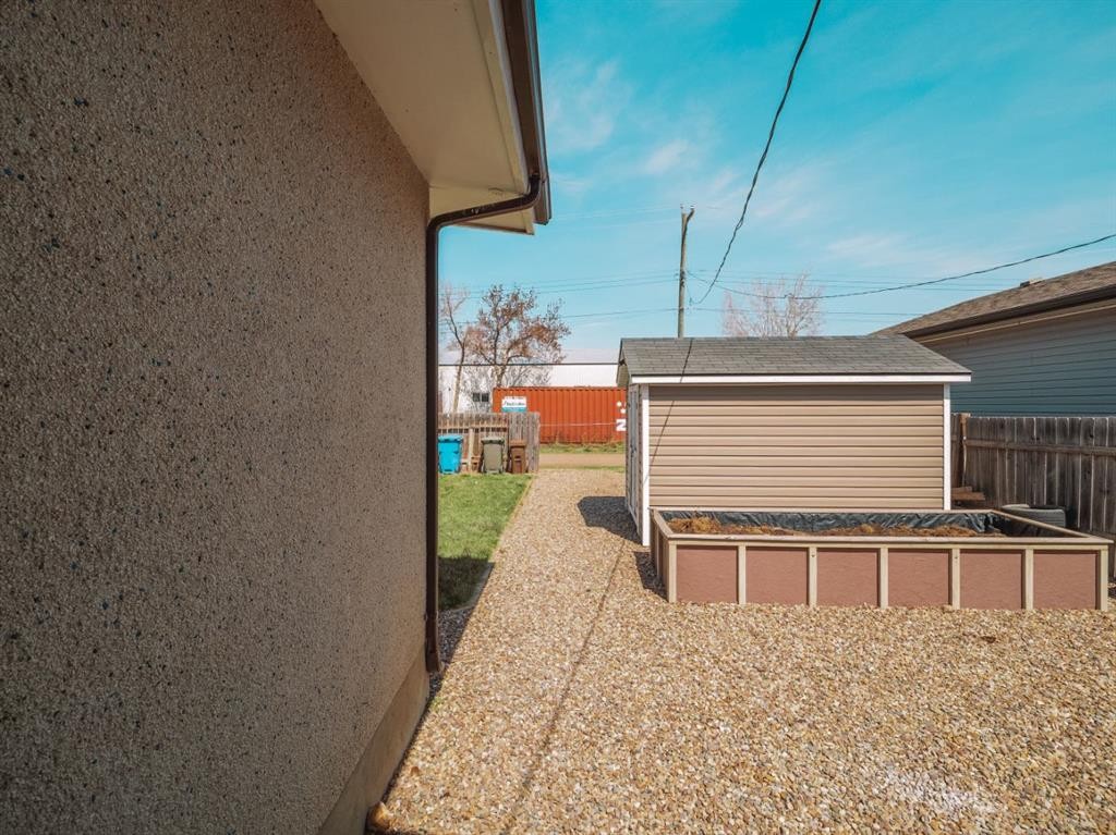 5007-62Nd Ave, Taber, AB - Outdoor