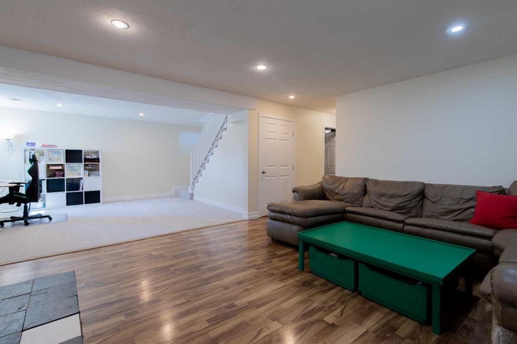 241 N 250 E, Raymond, AB - Indoor