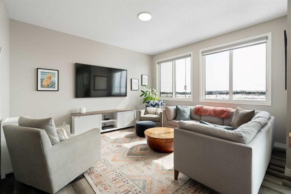 700 Seton Circle Se, Calgary, AB - Indoor Photo Showing Living Room