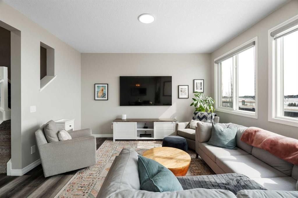 700 Seton Circle Se, Calgary, AB - Indoor Photo Showing Living Room