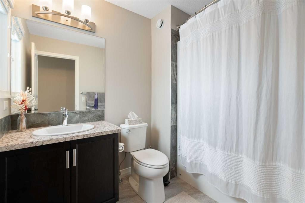 700 Seton Circle Se, Calgary, AB - Indoor Photo Showing Bathroom