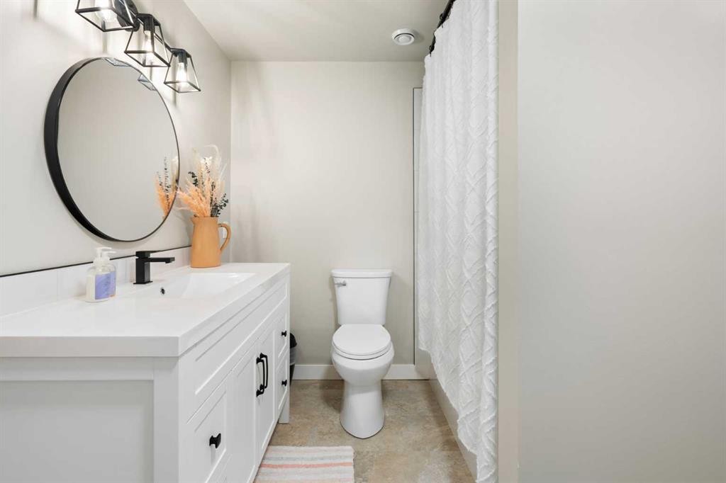 700 Seton Circle Se, Calgary, AB - Indoor Photo Showing Bathroom