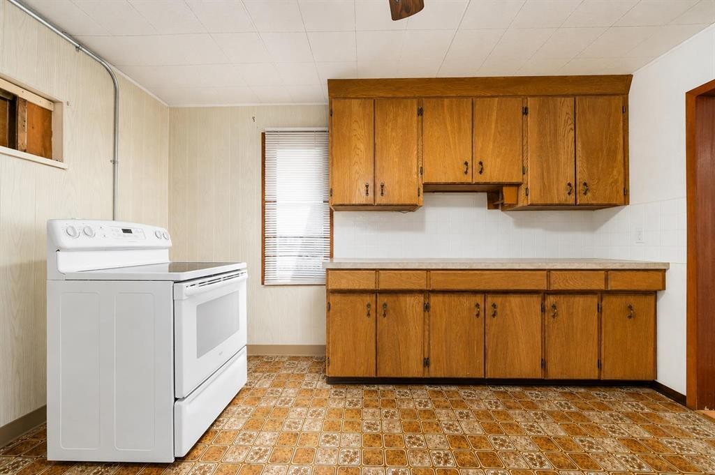 5103 41 Ave, Taber, AB - Indoor