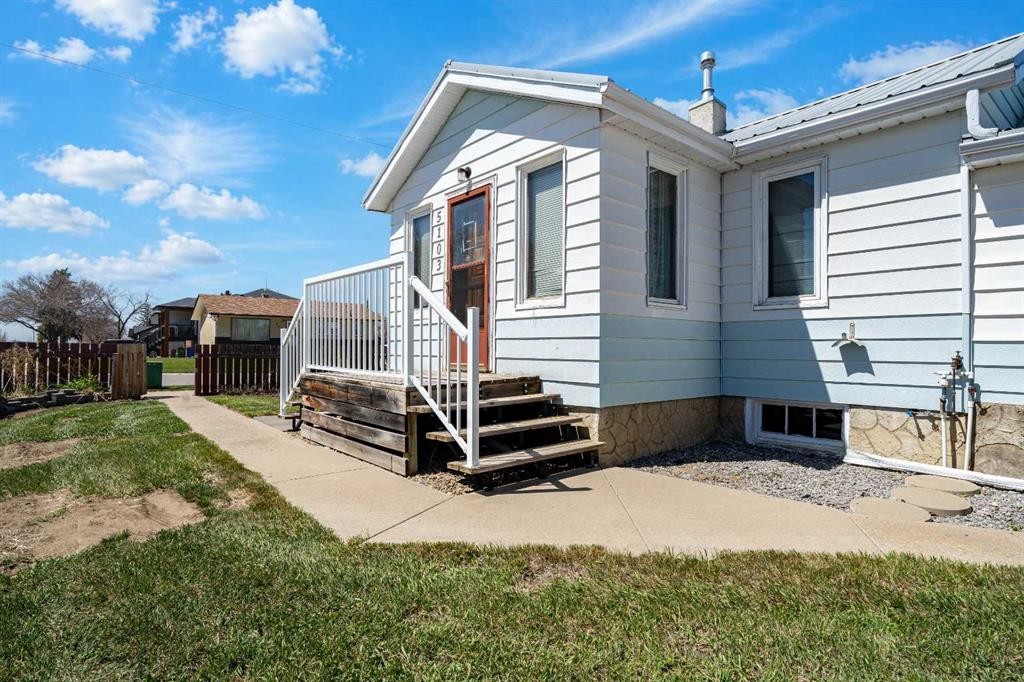 5103 41 Ave, Taber, AB - Outdoor