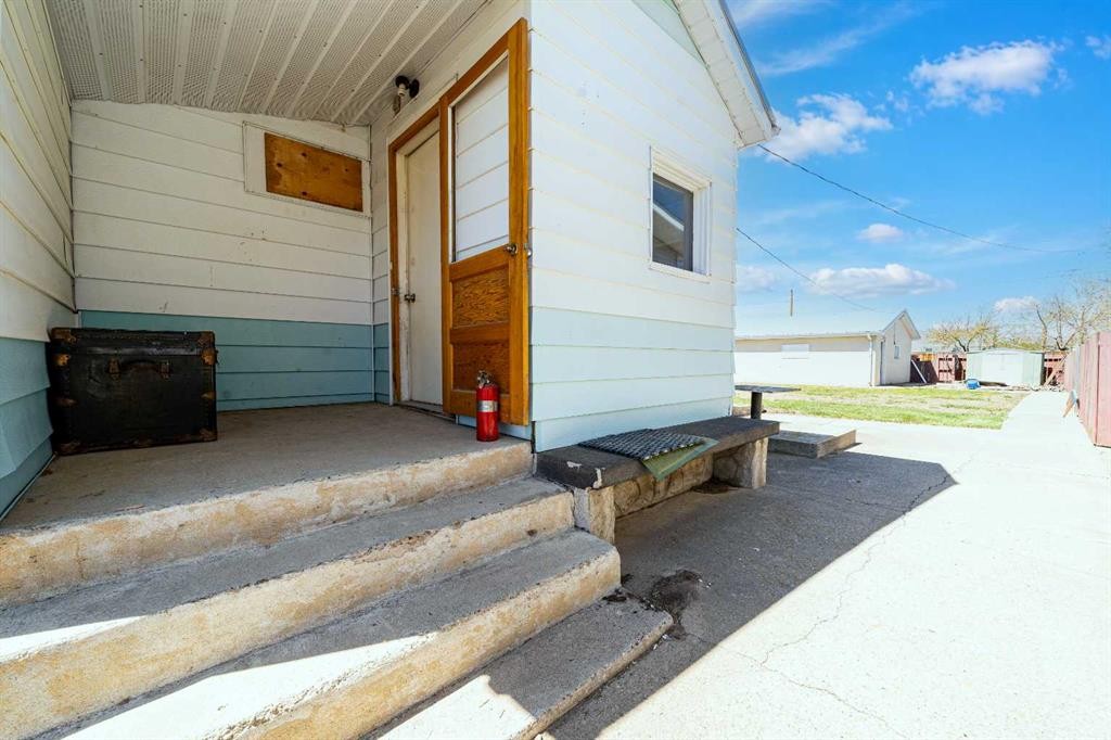 5103 41 Ave, Taber, AB - Outdoor With Exterior