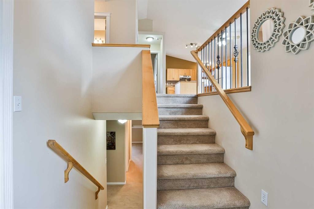 404 Lynx Crescent North, Lethbridge, AB - Indoor Photo Showing Other Room