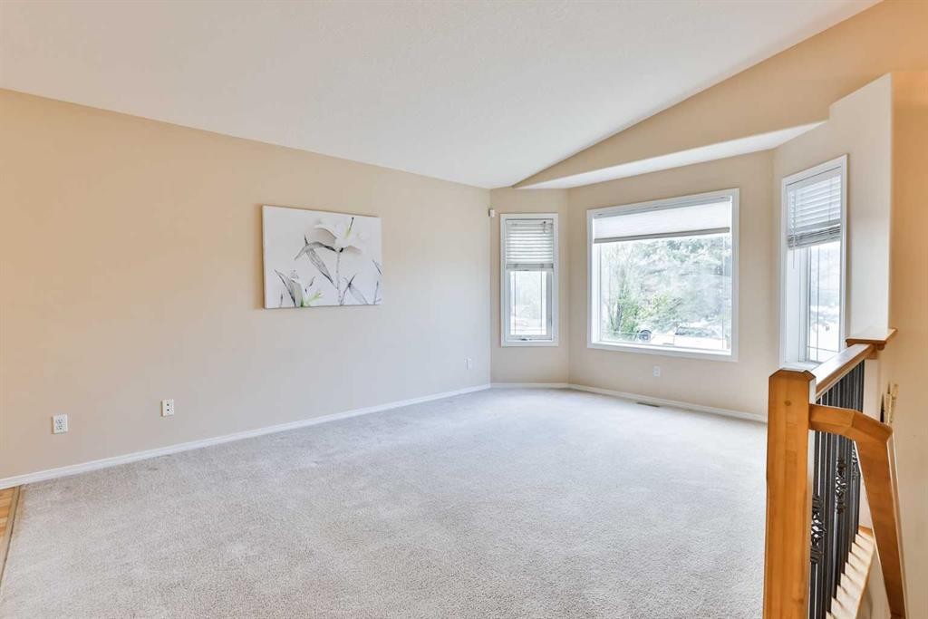 404 Lynx Crescent North, Lethbridge, AB - Indoor Photo Showing Other Room