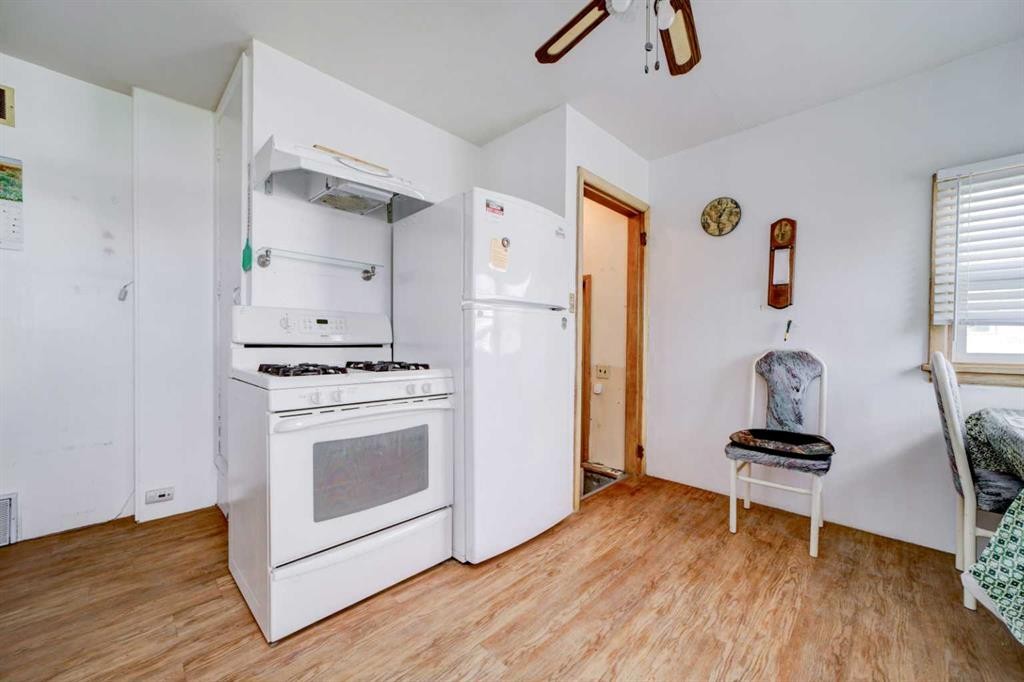 307 Grey Street, Granum, AB - Indoor Photo Showing Kitchen