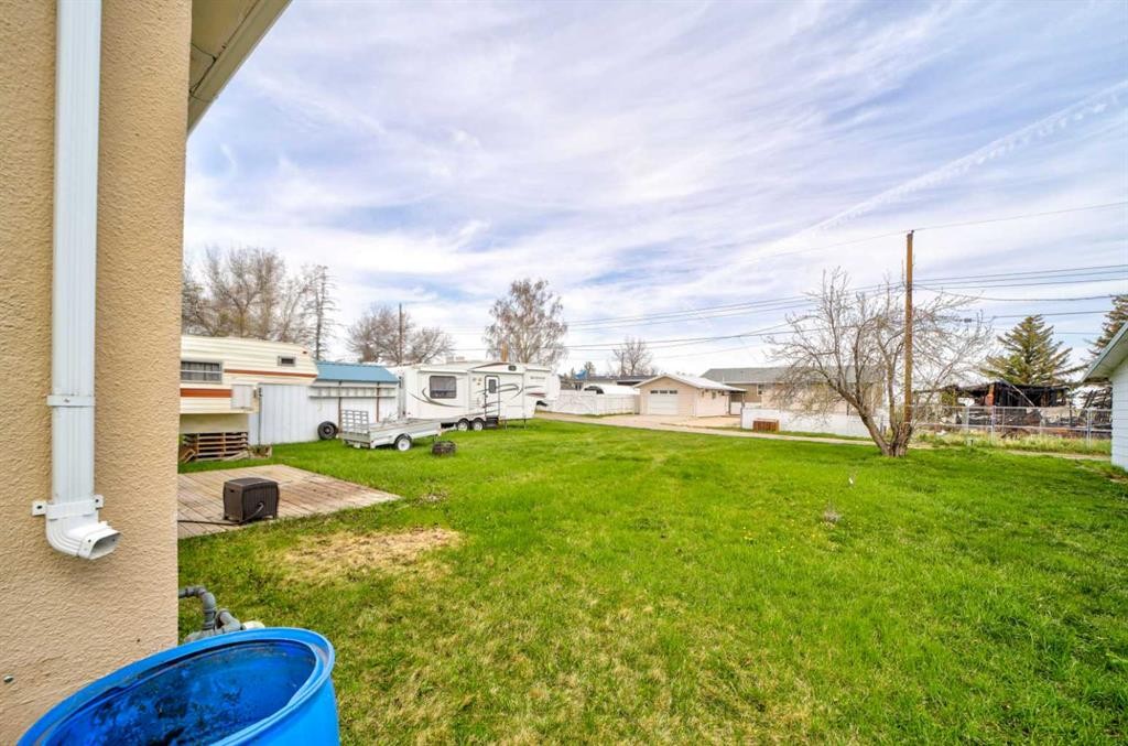 307 Grey Street, Granum, AB - Outdoor