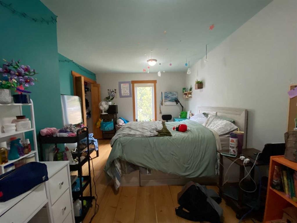 5302 19 Avenue, Coleman, AB - Indoor Photo Showing Bedroom