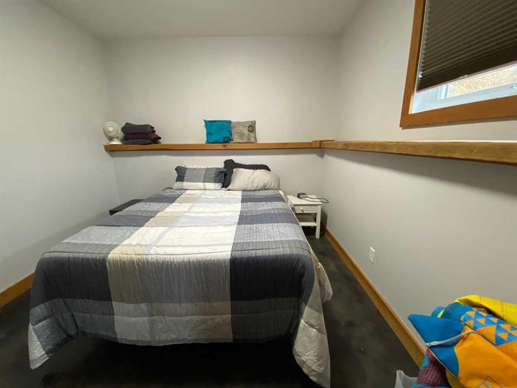 5302 19 Avenue, Coleman, AB - Indoor