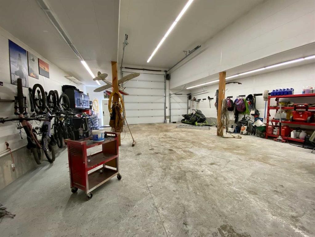 5302 19 Avenue, Coleman, AB - Indoor Photo Showing Garage