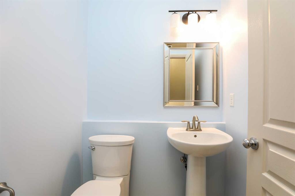 132 Firelight Way West, Lethbridge, AB - Indoor Photo Showing Bathroom