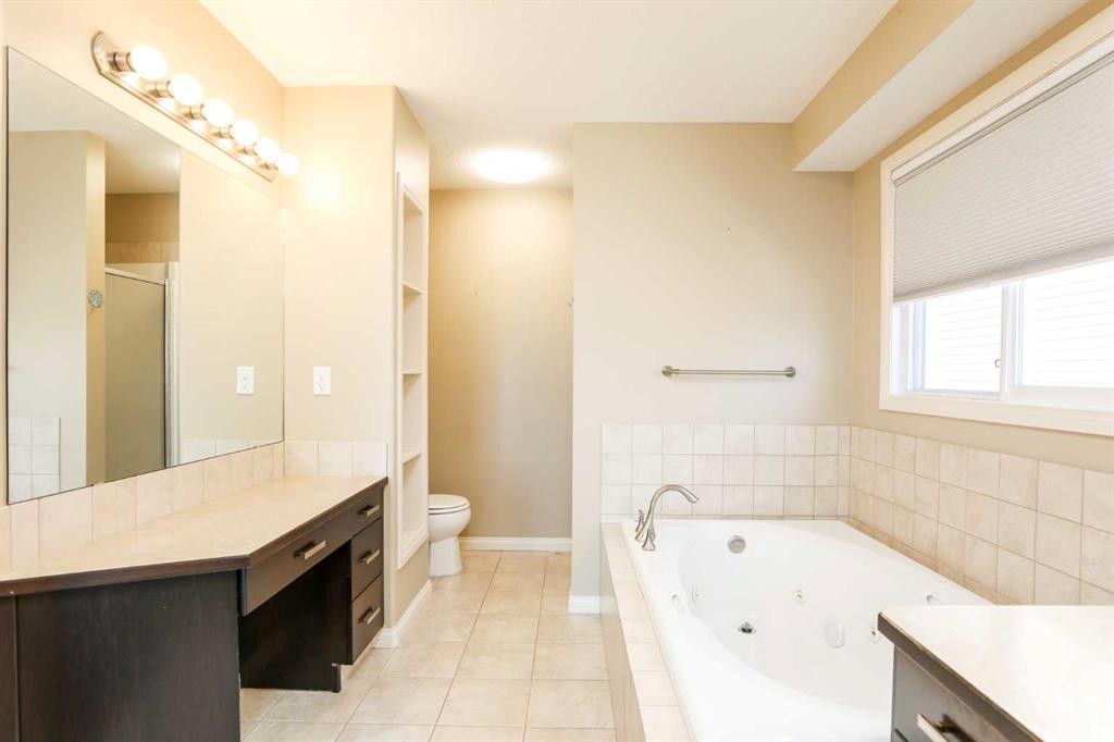 132 Firelight Way West, Lethbridge, AB - Indoor Photo Showing Bathroom