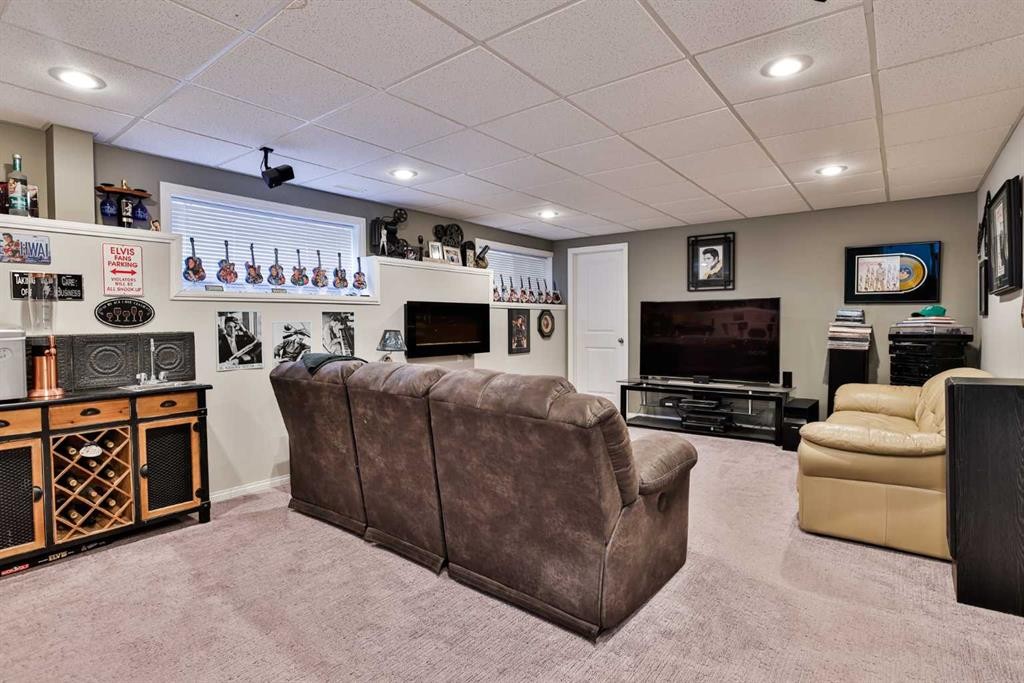 499 Lynx Crescent North, Lethbridge, AB - Indoor Photo Showing Basement