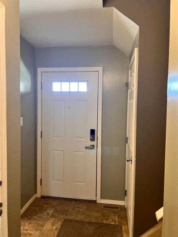 2-153 Silkstone, Lethbridge, AB - Indoor Photo Showing Other Room