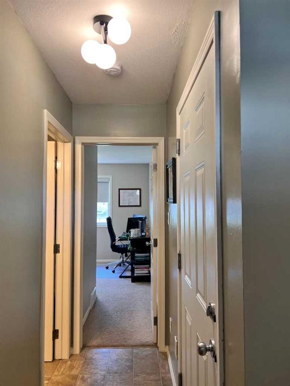 2-153 Silkstone, Lethbridge, AB - Indoor Photo Showing Other Room