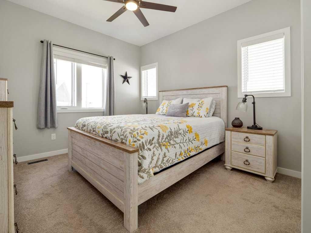 4-322 Northlander Bend West, Lethbridge, AB - Indoor Photo Showing Bedroom