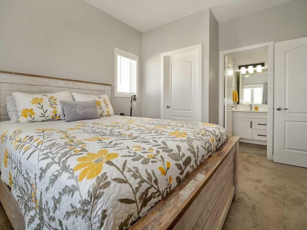4-322 Northlander Bend West, Lethbridge, AB - Indoor Photo Showing Bedroom