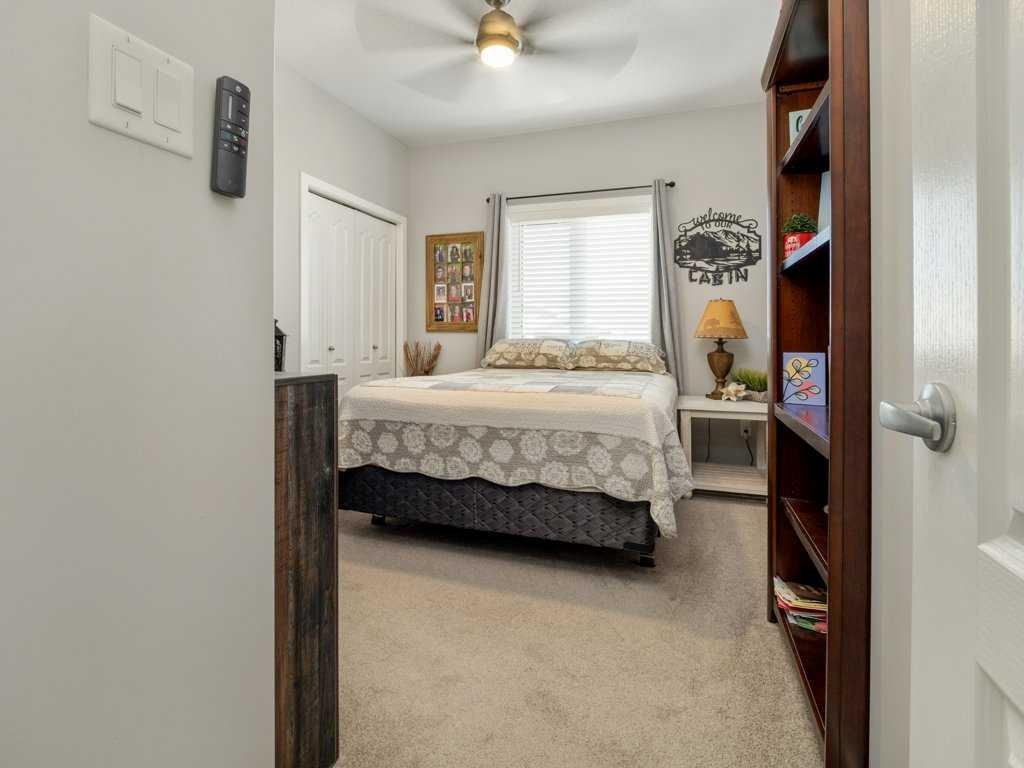 4-322 Northlander Bend West, Lethbridge, AB - Indoor Photo Showing Bedroom