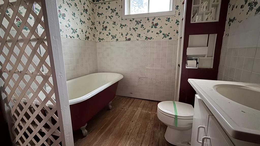 2520 213, Bellevue, AB - Indoor Photo Showing Bathroom