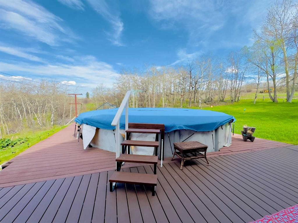 2127 Twp Rd 7-3A, Lundbreck, AB - Outdoor With Deck Patio Veranda