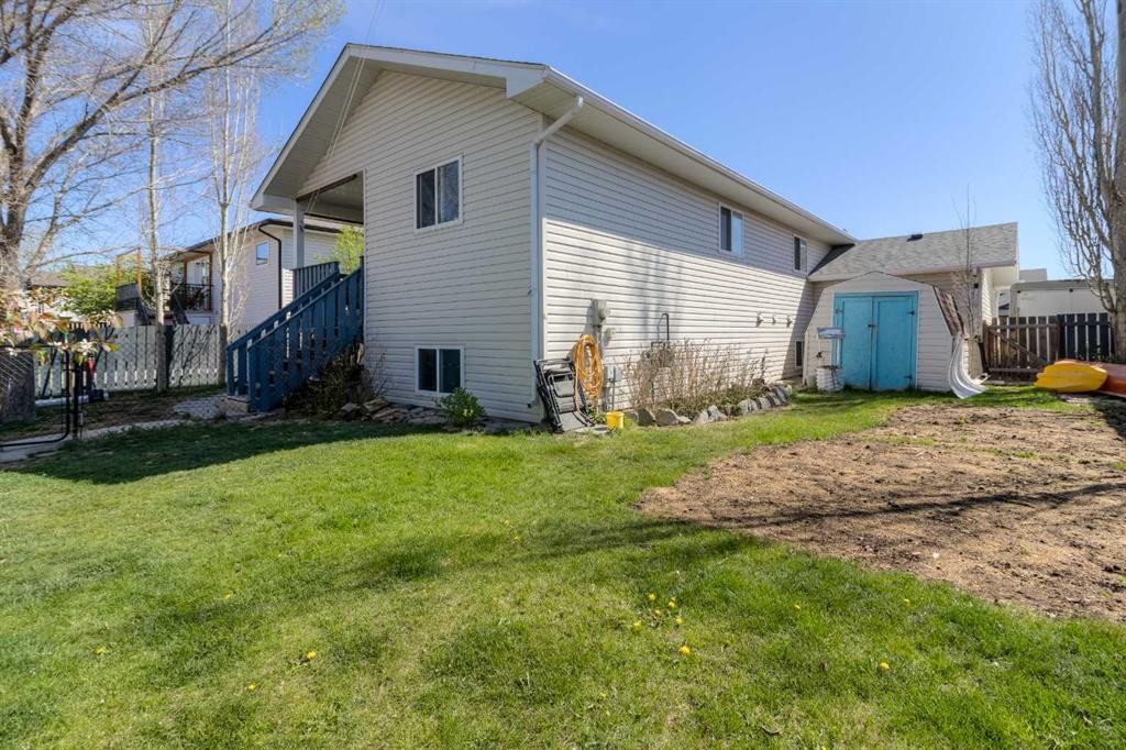 2404 9 Street, Coaldale, AB - Outdoor