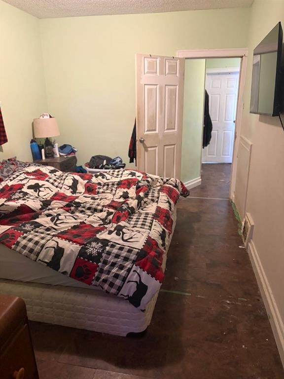 712 9 Avenue South, Lethbridge, AB - Indoor Photo Showing Bedroom