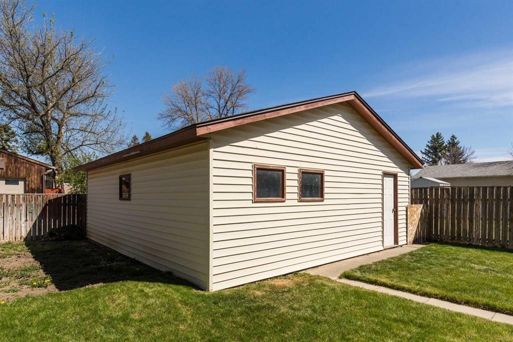 61 Park Meadows Boulevard North, Lethbridge, AB - Outdoor With Exterior