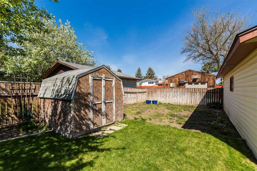 61 Park Meadows Boulevard North, Lethbridge, AB - Outdoor