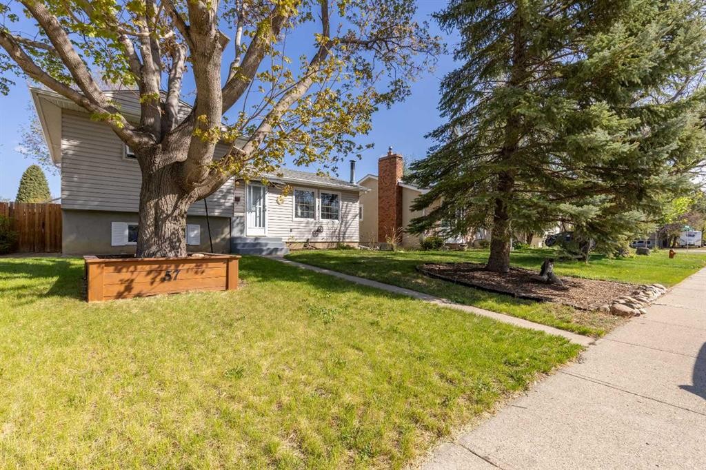 57 Honeysuckle Road North, Lethbridge, AB - Outdoor