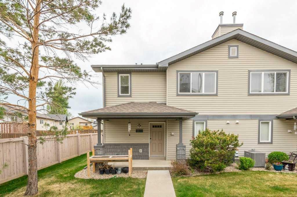 6-109 Silkstone Road West, Lethbridge, AB - Outdoor