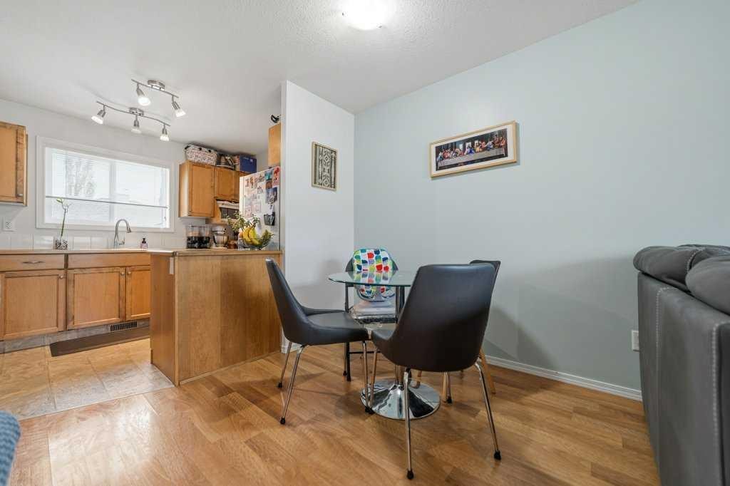 6-109 Silkstone Road West, Lethbridge, AB - Indoor