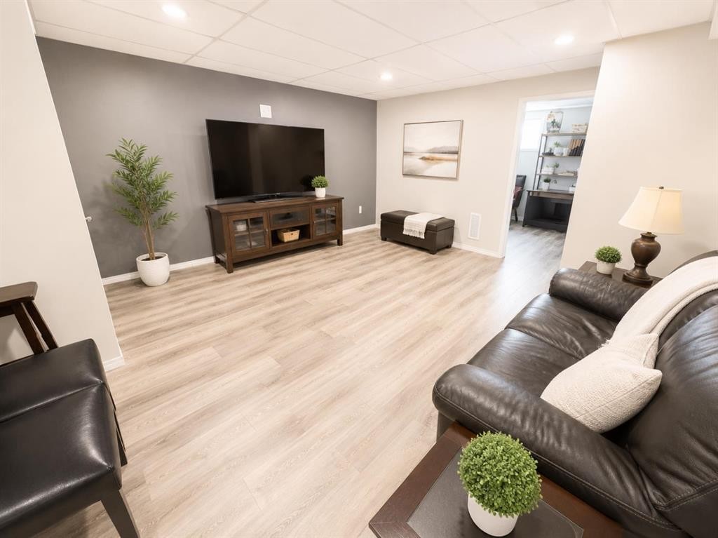 183 Lynx Road North, Lethbridge, AB