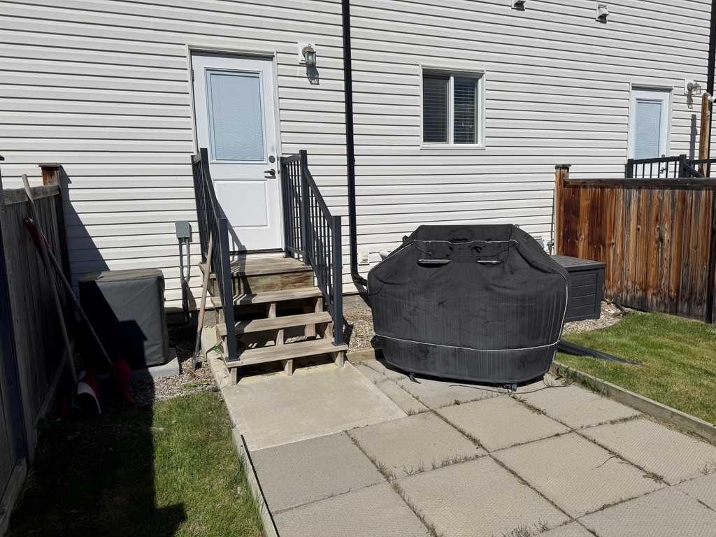 183 Lynx Road North, Lethbridge, AB